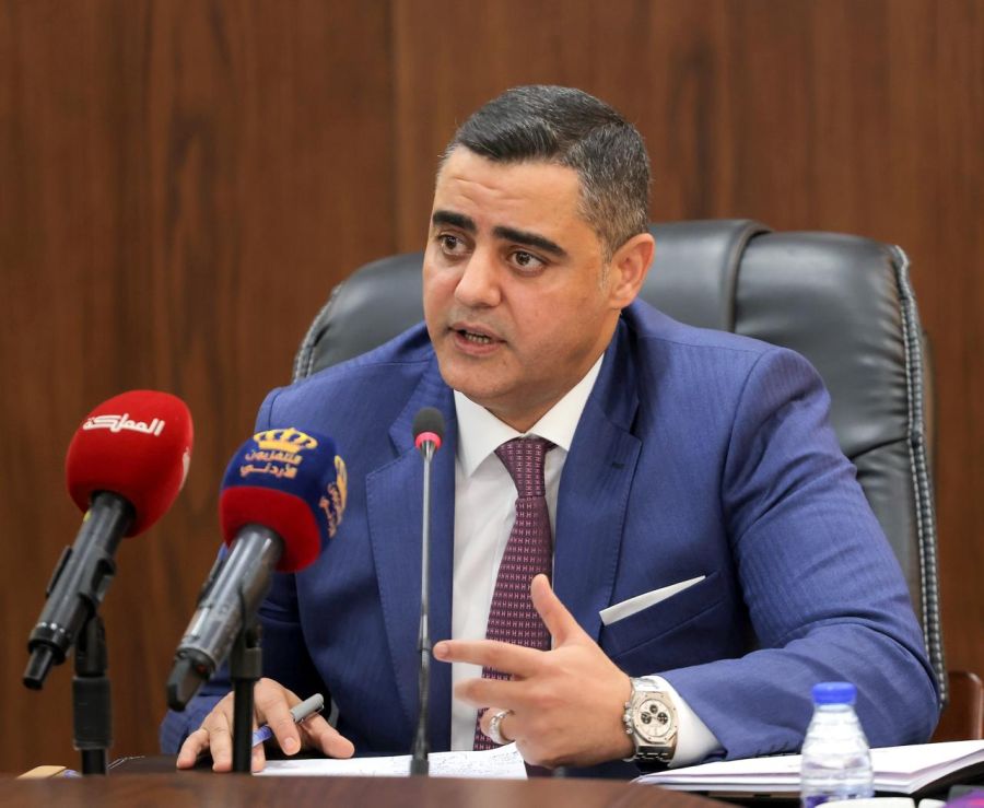 النائب المحارمة يهب نفسه لخدمة الوطن..