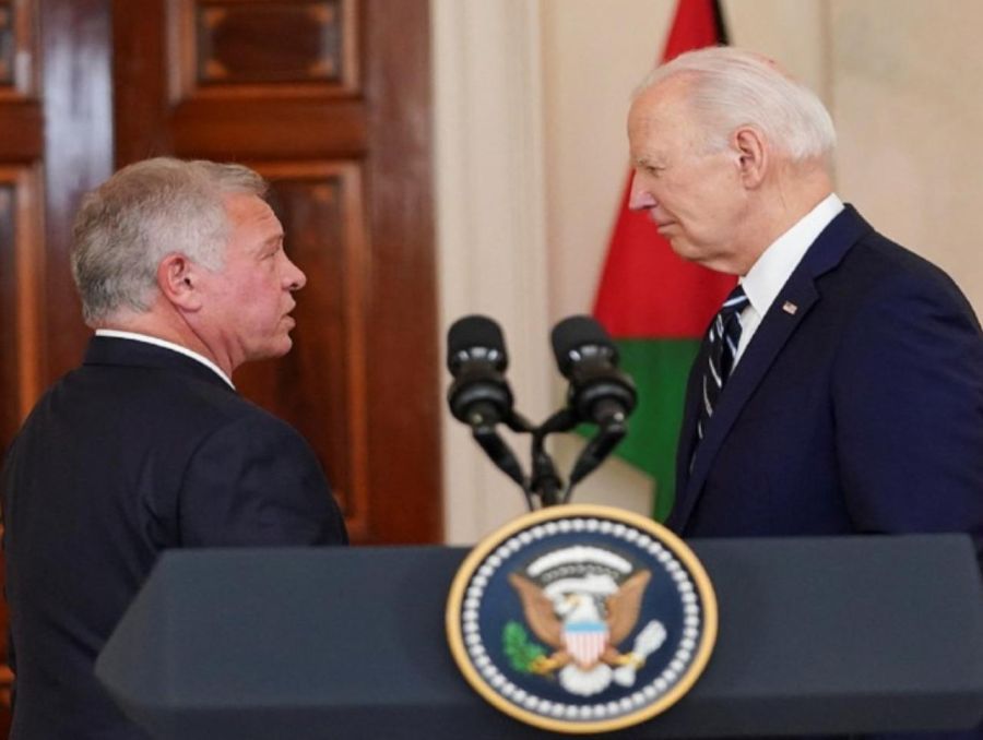 الملك عبدالله الثاني يؤكد لبايدن ضرورة