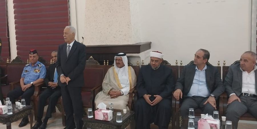 مندوبا عن الملك وولي العهد.. العيسوي