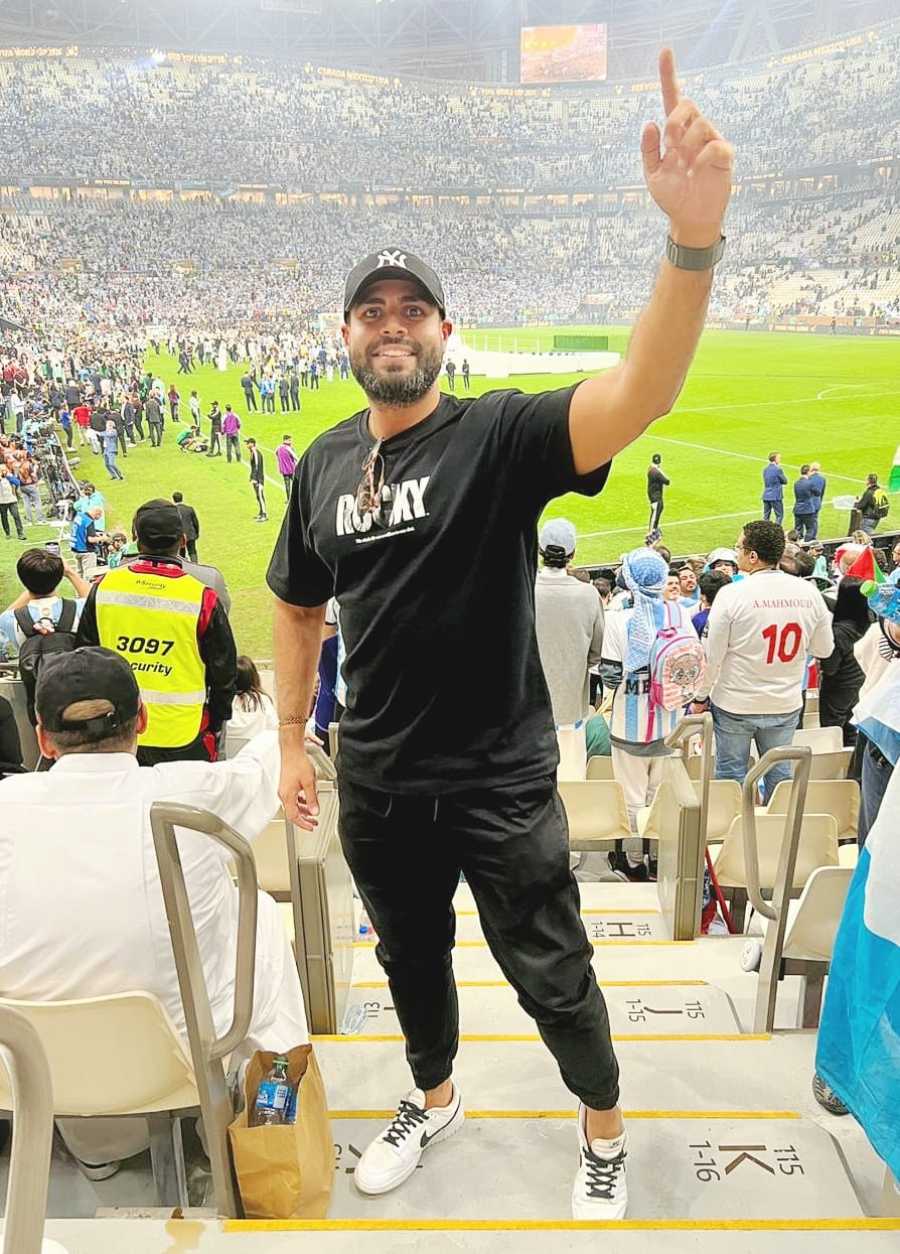 ليان تهنئ والدها بعيد ميلاده وتهديه