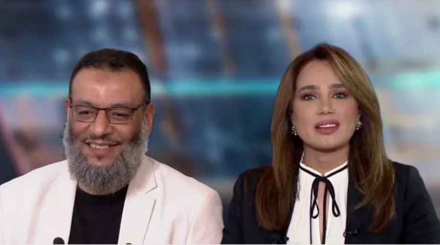 مذيعة: ما سبب الزواج الثاني؟ داعية