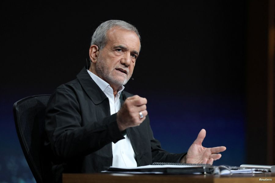 رئيس إيران يؤكد أن لبلاده حق