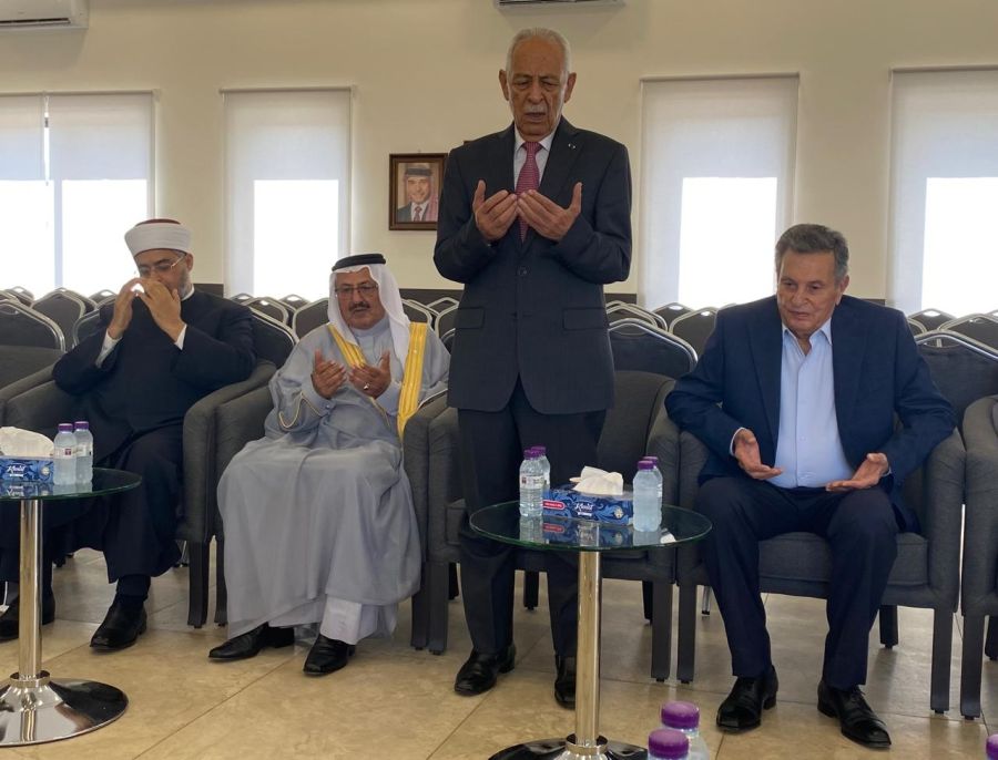 مندوبا عن الملك.. العيسوي يعزي الكلالدة