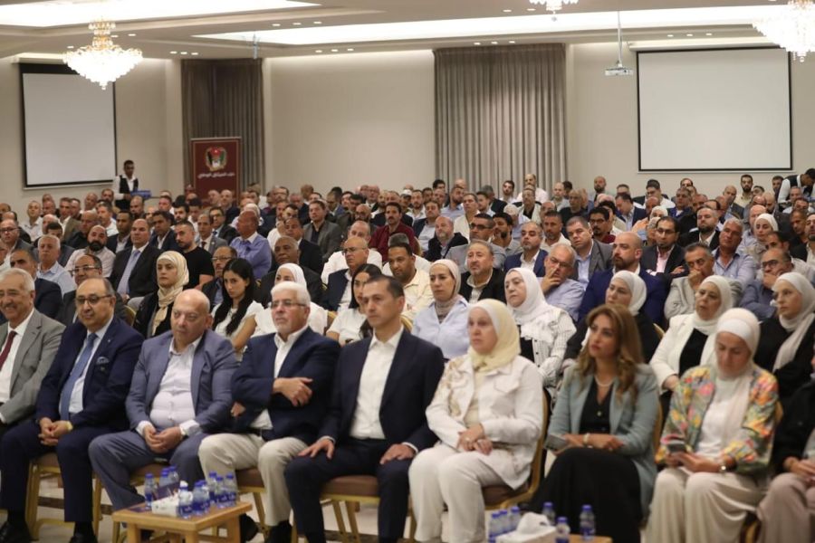 شباب الخليل يدعم الميثاق ويقيم مهرجانا