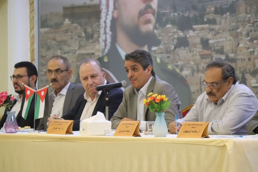 خرفان والعدوان يلتقيان عددا من أهالي