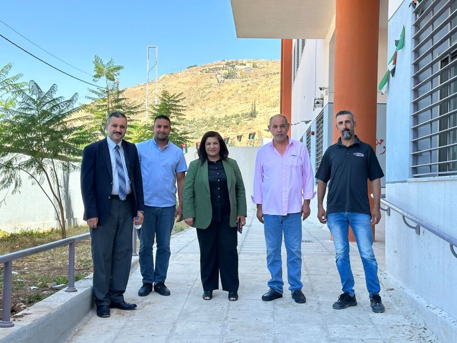 العجارمة تتفقد مدرستي الألمانية الثانوية للبنين