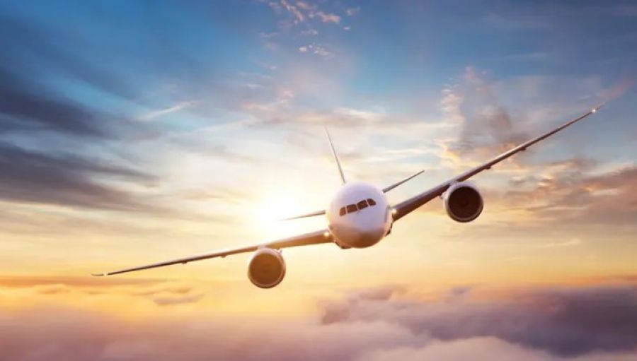 إلغاء وتأجيل مئات الرحلات.. ربكة في