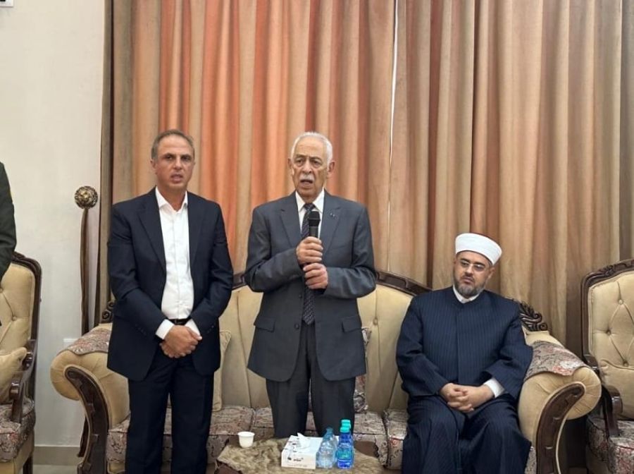 مندوبا عن الملك وولي العهد.. العيسوي