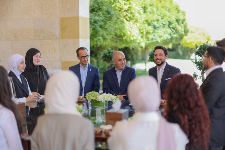 ولي العهد: سعدت بلقاء مجموعة من