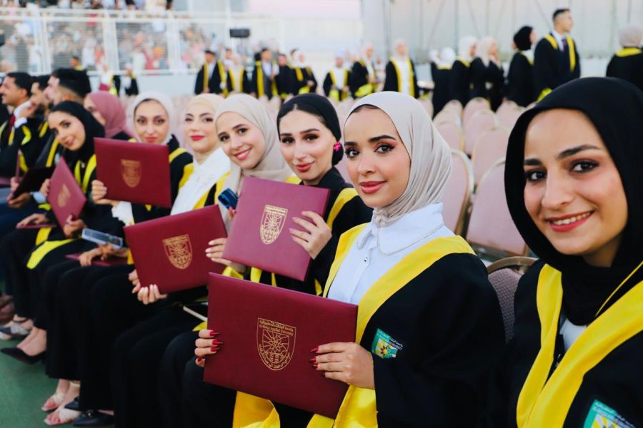 البلقاء التطبيقية تواصل احتفالاتها بتخريج الفوج