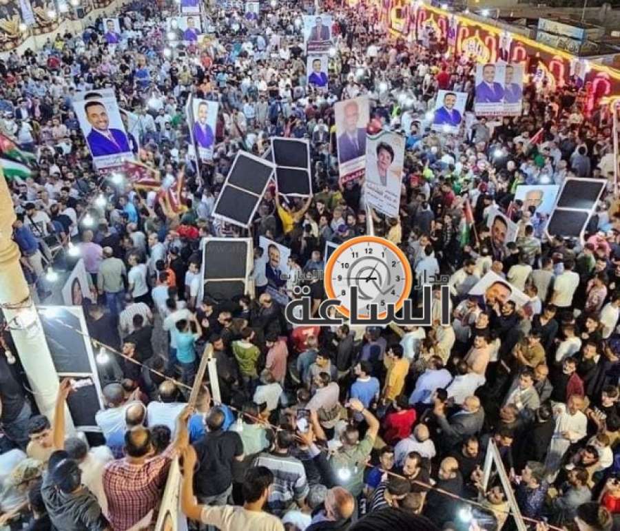 وسط حشد جماهيري زاد على 5