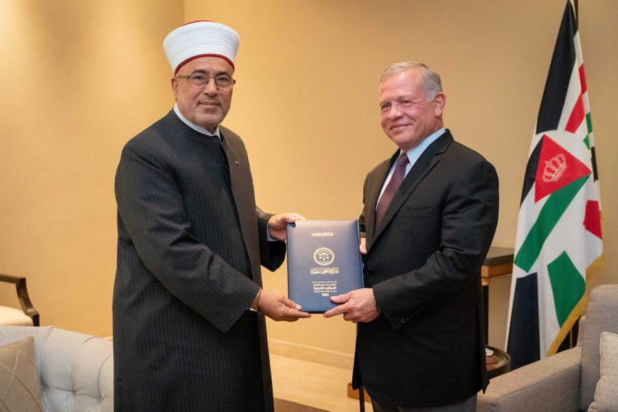 الملك يؤكد أهمية الاستمرار في مشروع