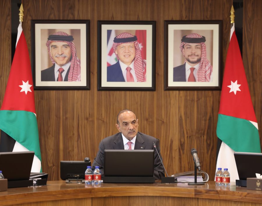 بشر الخصاونة: خياراتنا على الطّاولة بما