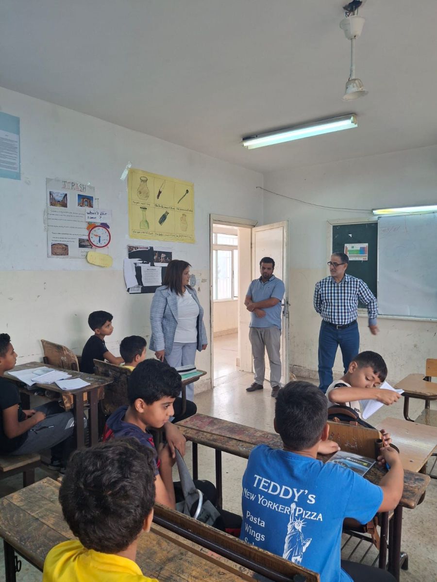 العجارمة تتفقد مدارس الدبة في وادي