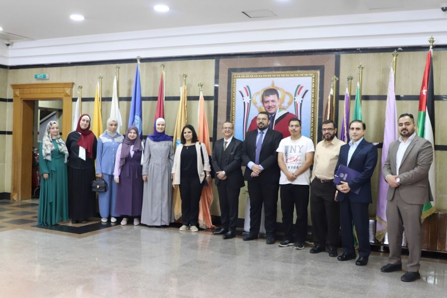 صيدلة الزرقاء تعقد اجتماعها الاستشاري الأول