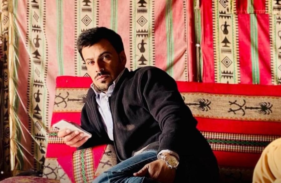 حازم الوثيري يهنئ ابن عمه سهل