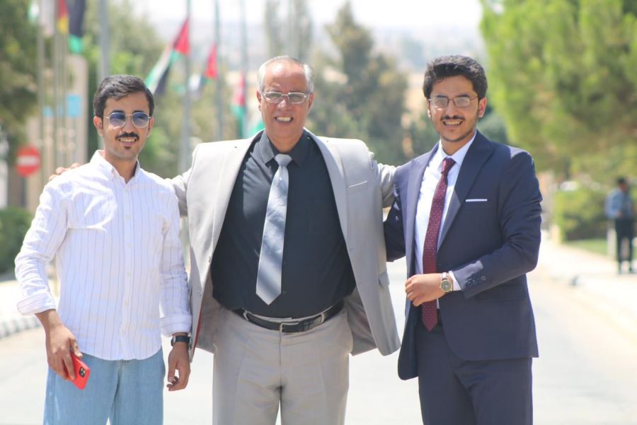 احمد جواد ابو الغنم.. مبارك مناقشة