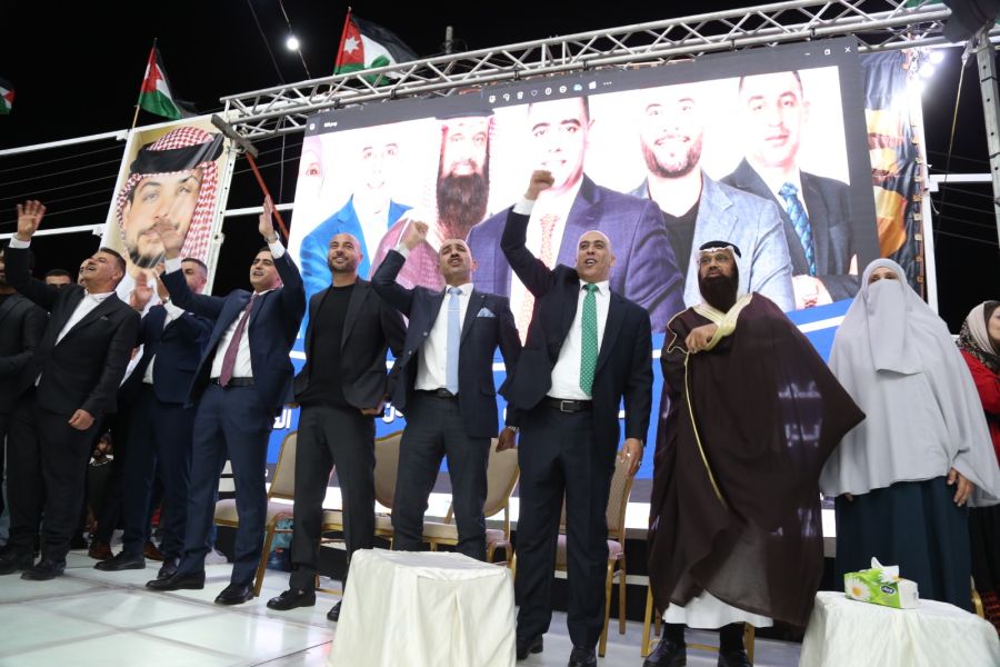 والدة محمد يحيى المحارمة تفتتح مهرجانه