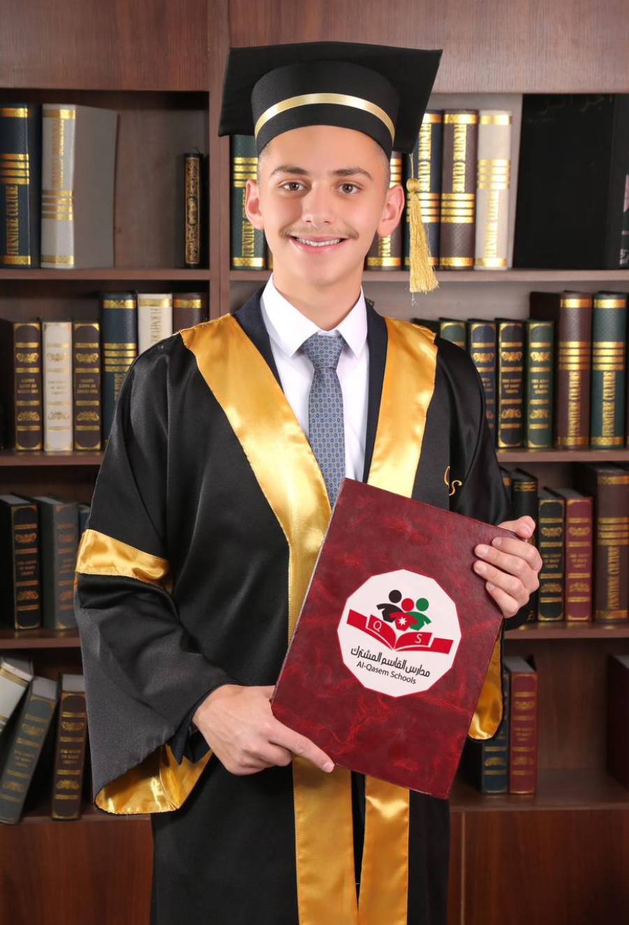 سند حسين العشران.. مبارك النجاح بمعدل