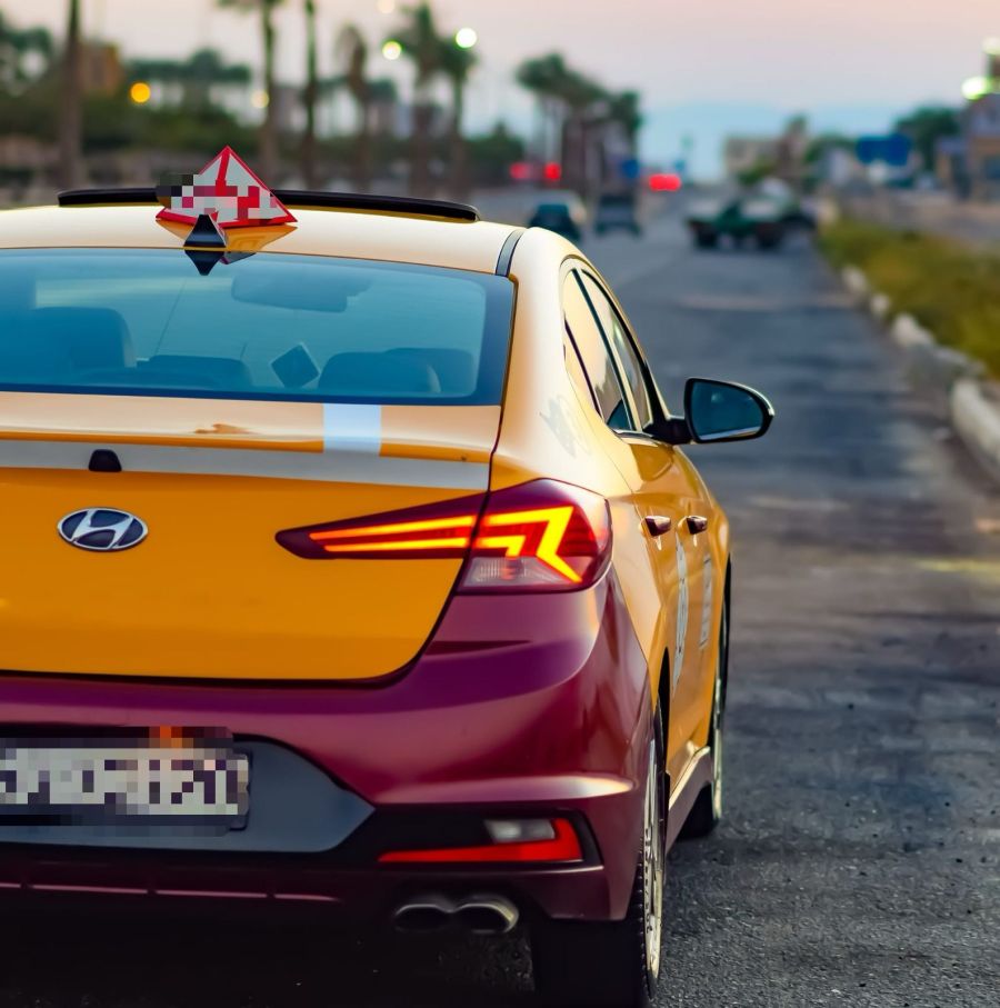 مهم لمراكز تدريب السواقة.. 10 ساعات