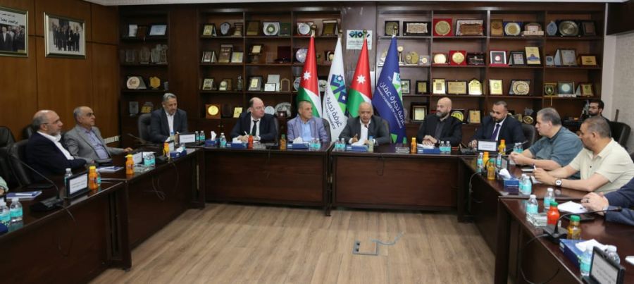 نقابات وجمعيات تجدد دعمها لقرار تحديد