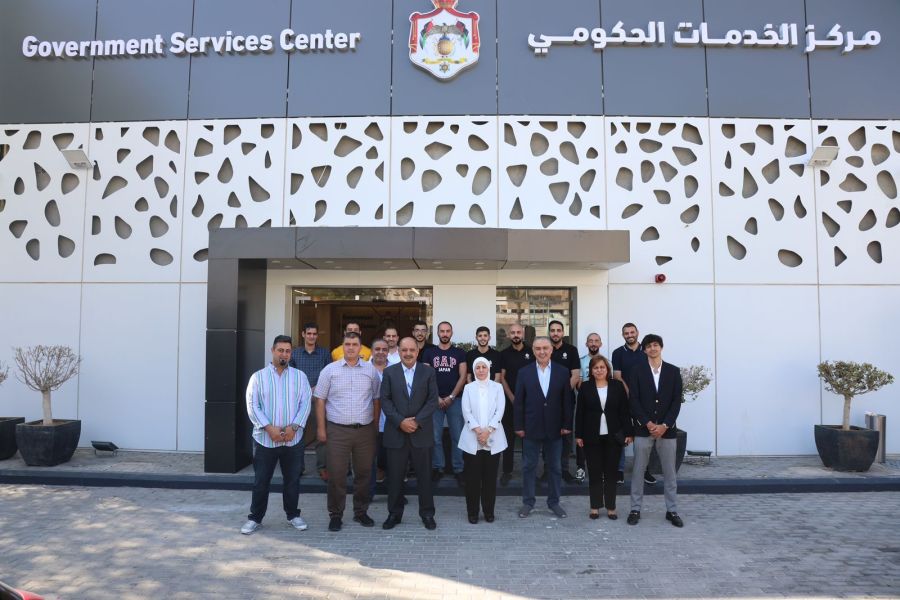 جولة حكومية تفقدية في مركز الخدمات