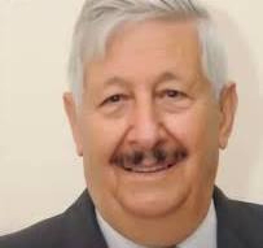 الأكاديمي والاستاذ الجامعي الدكتور فهمي الغزوي