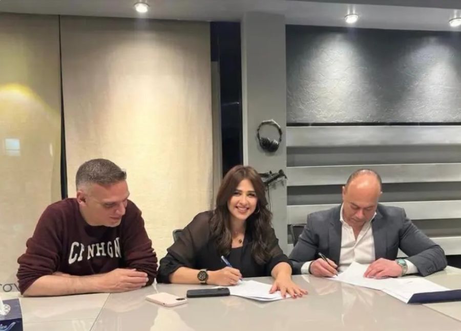 وتقابل حبيب.. جديد ياسمين عبد العزيز