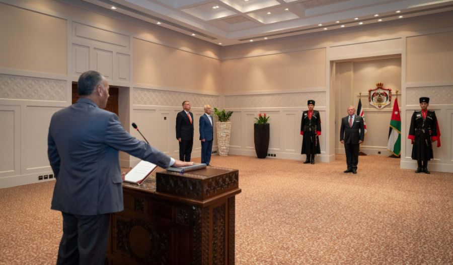 عمر الزيود يؤدي اليمين القانونية أمام