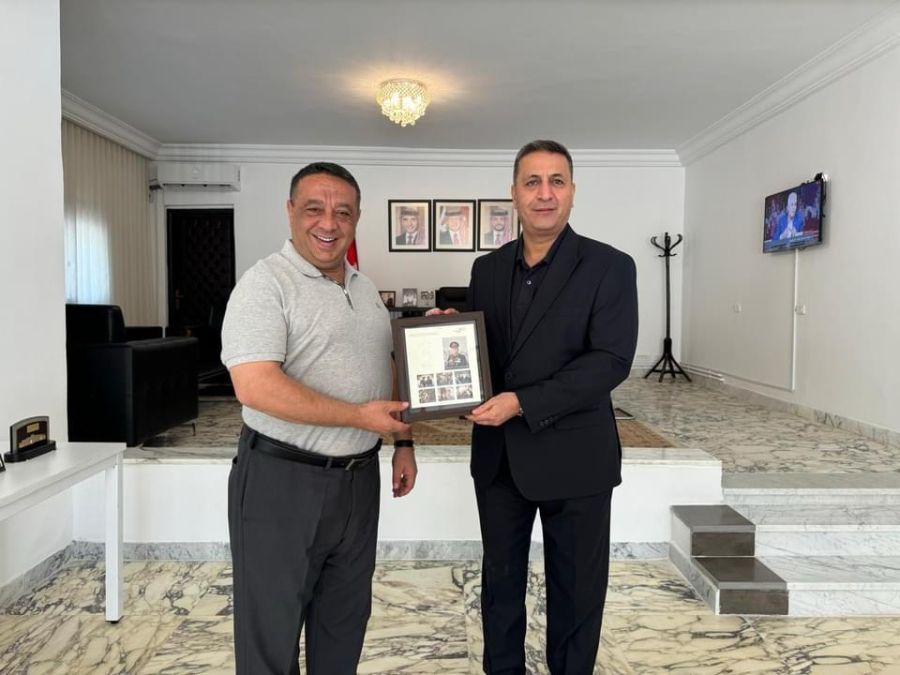 الداوود يزور السفارة الاردنية بتونس ويلتقي