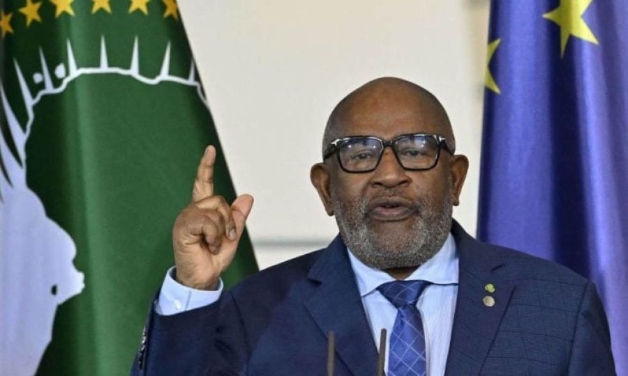 إصابة رئيس جزر القمر بجروح طفيفة