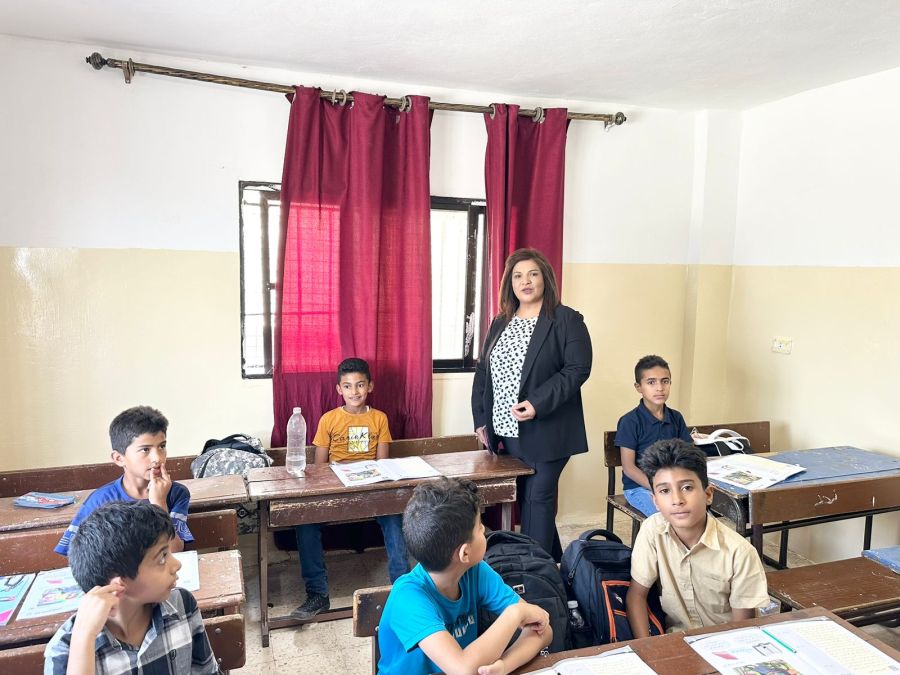 العجارمة تتفقد مدرستي الحامدية الأساسية للبنين