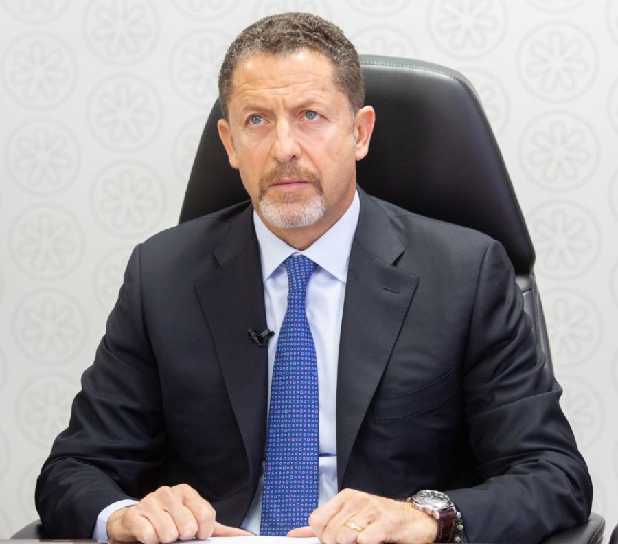 من هو علاء عارف البطاينة