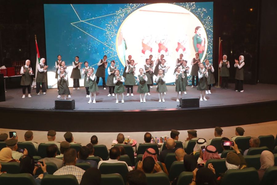 القوات المسلحة تكرم أوائل الثانوية العامة