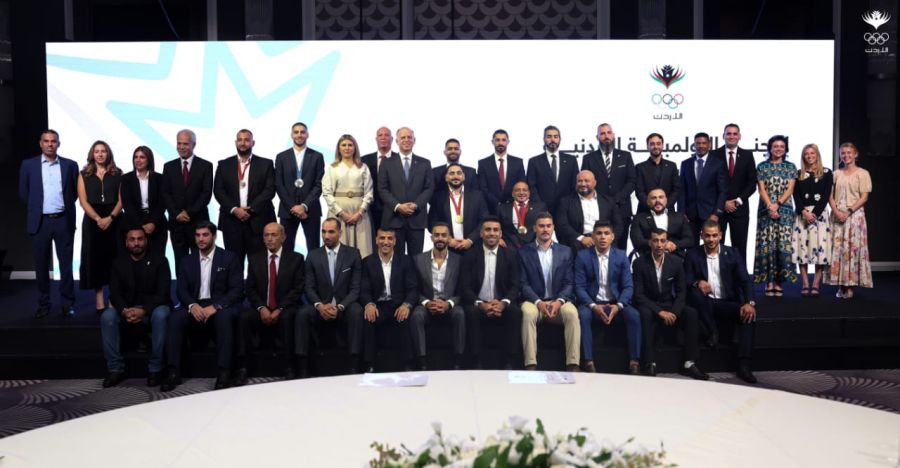 الأمير فيصل يكرّم الوفدين المشاركين في