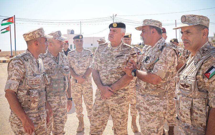 الحنيطي يزور كتيبتي الراجمات 28 و29