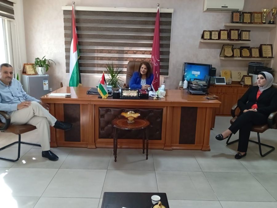 العجارمة تترأس اجتماع التميز التربوي (صور)