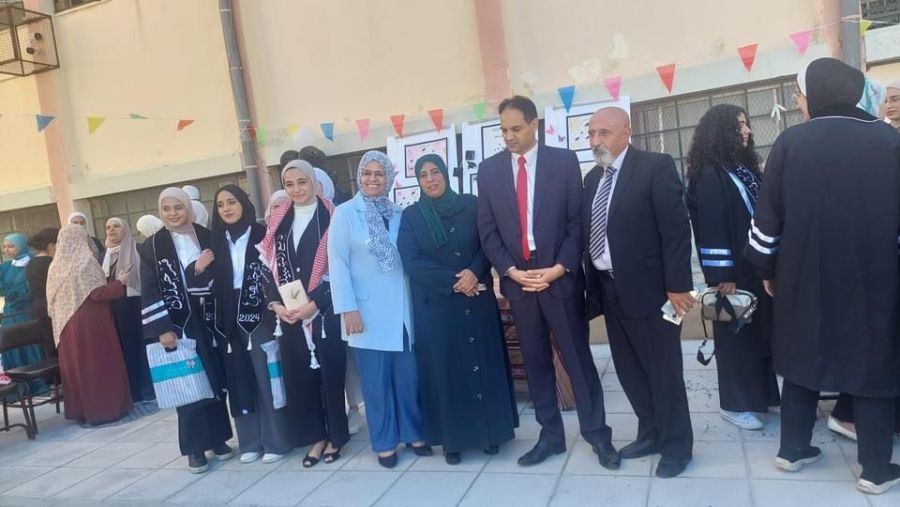 القضاة يرعى أوائل الثانوية بمدرسة هالة