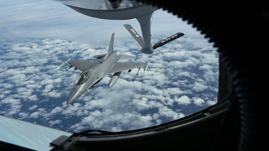 أسراب من الطائرات.. واشنطن ترسل آلاف