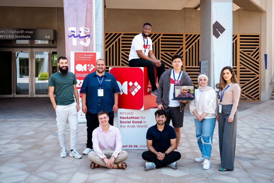 أبطال تكنولوجيا المعلومات بالتطبيقية مستمرون بحصد