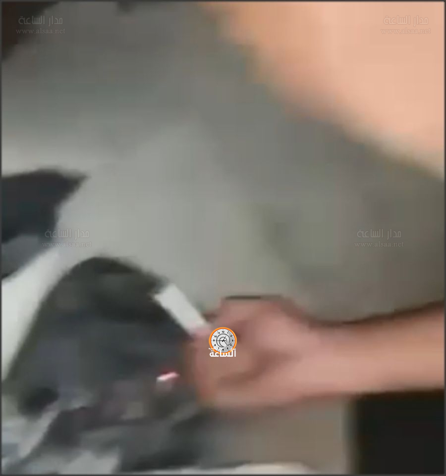 أبو حمزة أول أردني يشعل سيجارته