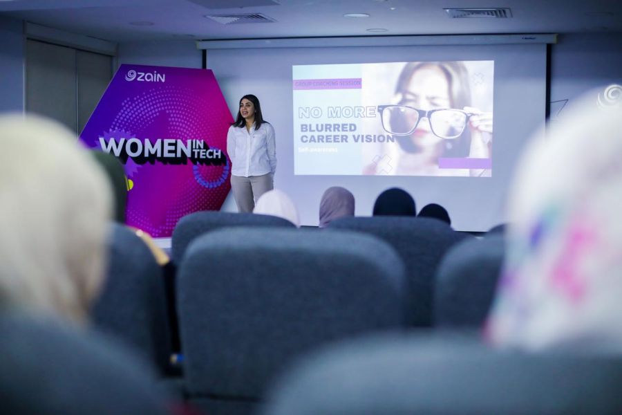 381 مستفيدة من البرنامج.. زين تطلق