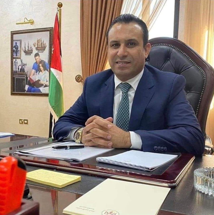 الشاعر المساعيد: لو كل مسؤول بوطنا