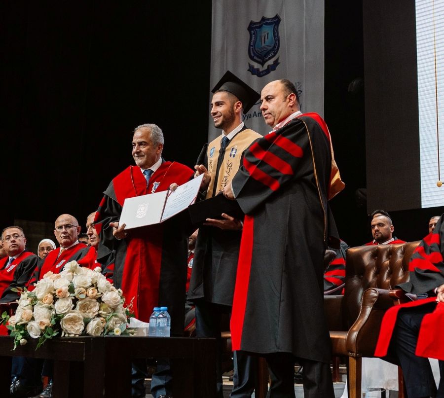 عمان الاهلية تقدم منحة ماجستير كاملة