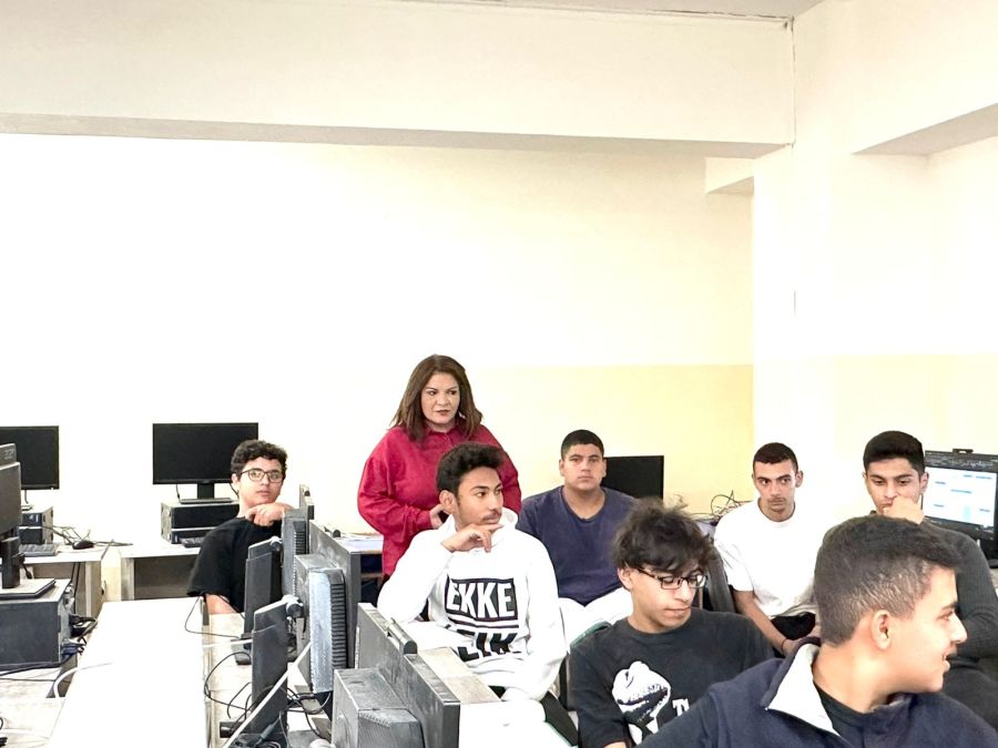 العجارمة تتفقد مختبرات ومشاغل التعليم المهني