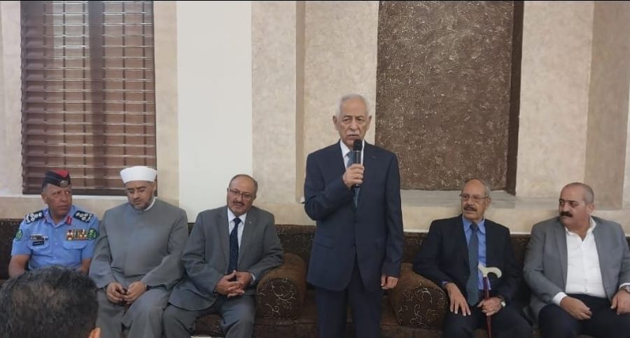 مندوبا عن الملك وولي العهد.. العيسوي