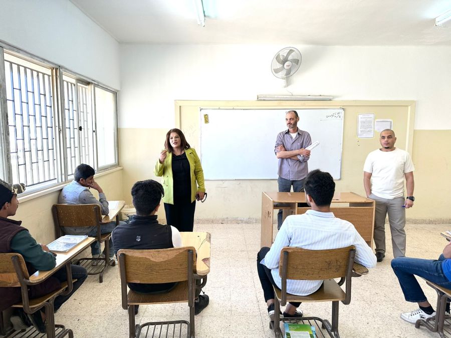 العجارمة تتفقد مدرسة الرباحية الشمالية الثانوية