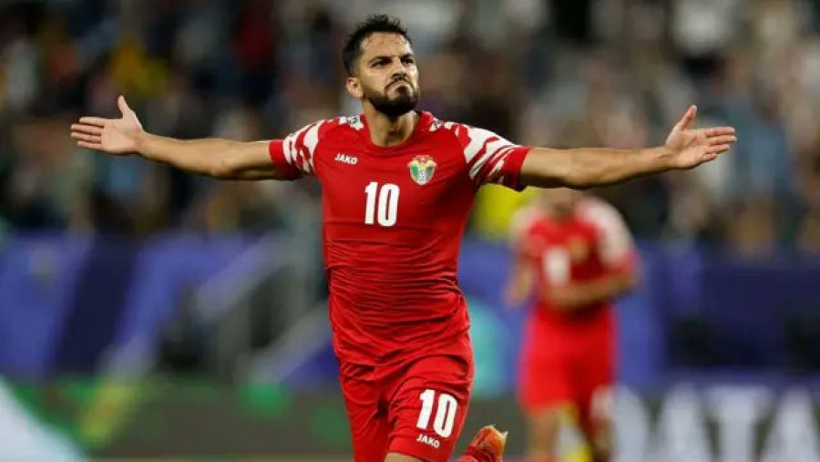 موسى التّعمري يتدرب منفردا برفقة الجهاز