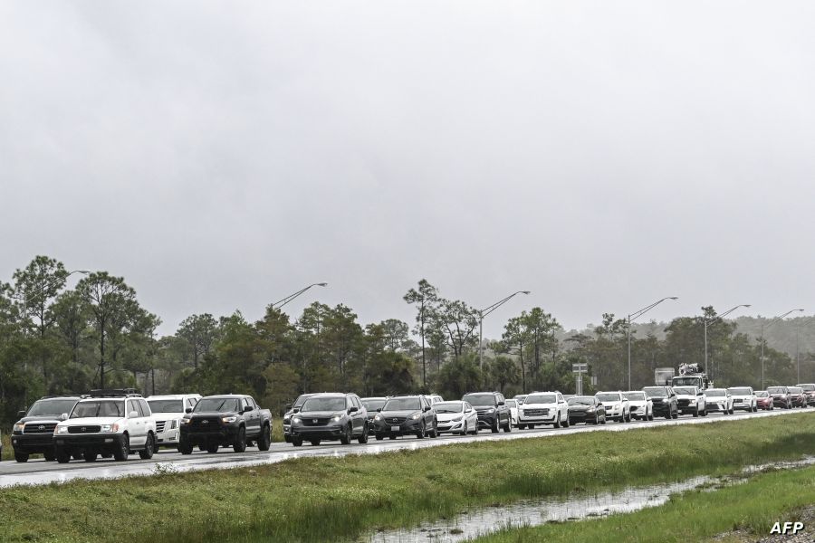 إعصار ميلتون المدمر يستمر بالتحرك نحو