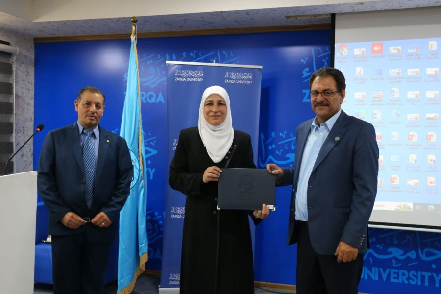 كلية العلوم بجامعة الزرقاء تعقد اجتماعا